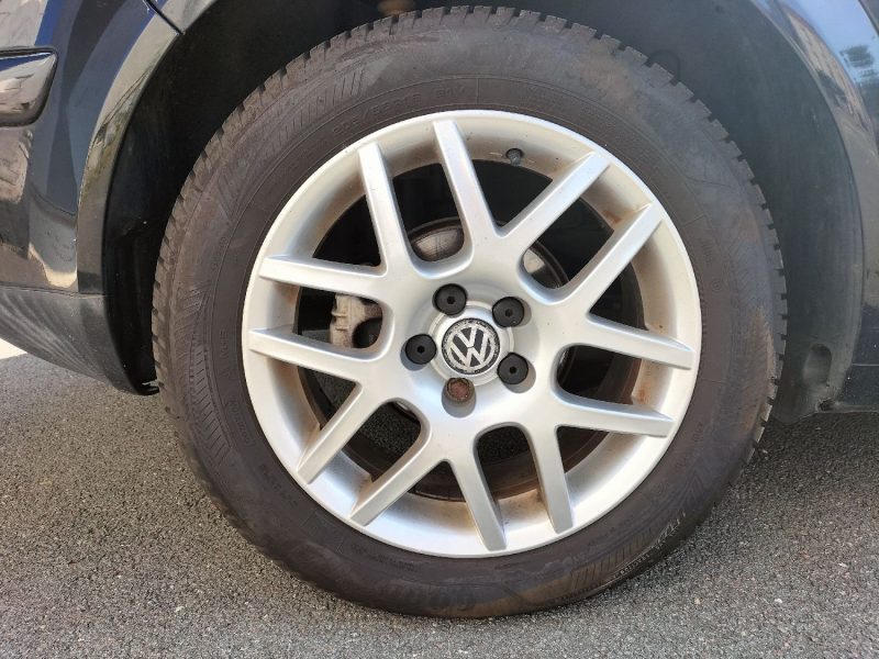 VOLKSWAGEN GOLF IV  2 EME MAIN