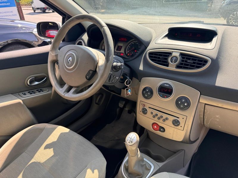 Renault clio III (B/C85) 1.4 16v 98ch Authentique 5p