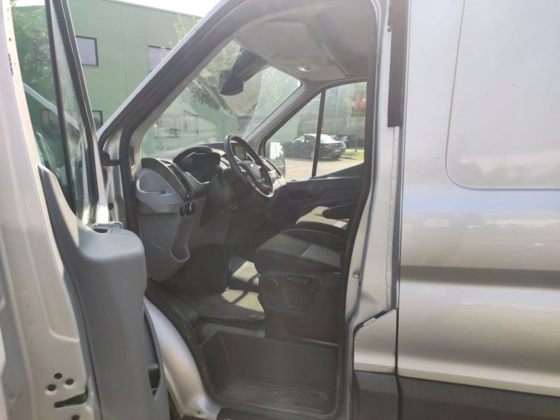 FORD TRANSIT L2H2 2.0 L TDCI 130 ch Boîte automatique, 3 places