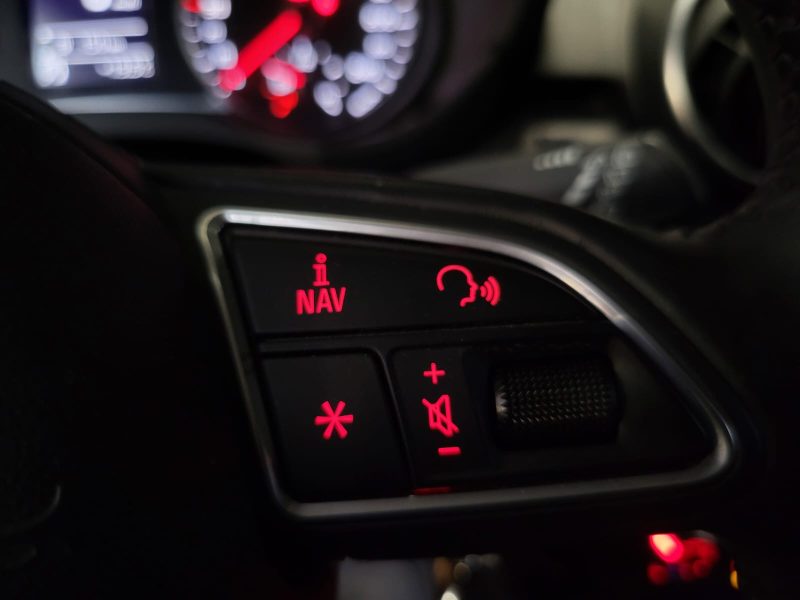 AUDI A1 SSPORTBACK 1.0 TSI 95cv ULTRA / RADAR DE RECUL AV/AR+ENTRETIEN COMPLET+BLUETOOTH+REGULATEUR/