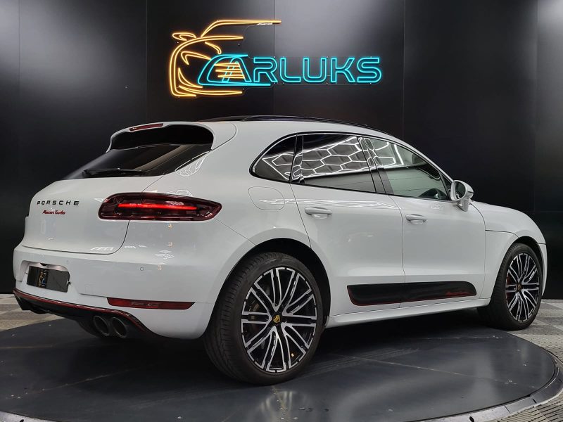 PORSCHE MACAN TURBO 3.6 V6 440cv Exclusive Performance 4X4 Boîte Auto PDK