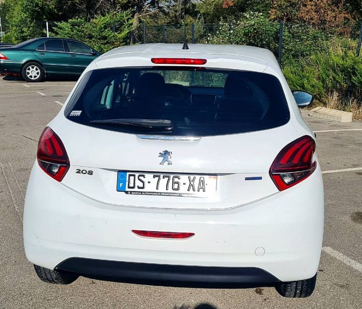 PEUGEOT 208 I 2015