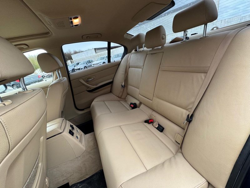 B.M.W. SERIE 3 330D 2010