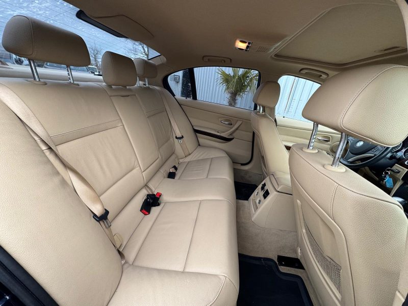 B.M.W. SERIE 3 330D 2010