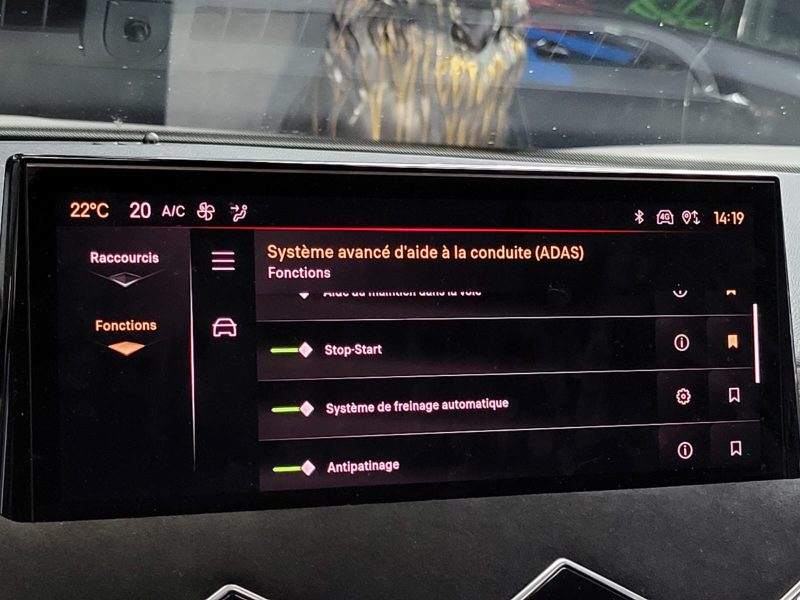 DS DS 3 CROSSBACK 1.2 PureTech 130cv Performance Line+ Boîte Auto EAT8 / FAIBLE KILOMETRAGE