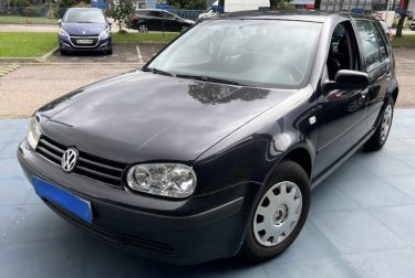 VOLKSWAGEN GOLF 4 IV 1.6 105 Cv PREMIERE MAIN / 5 PORTES CLIMATISATION BLUETOOTH - GARANTIE 1 AN