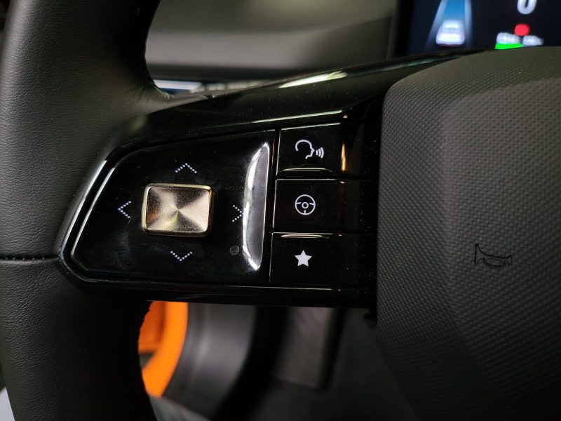 MG MG 4 64 kWh 204 CV EV LUXURY /1ER MAIN+CAMERA360°+APPLE CARPLAY/