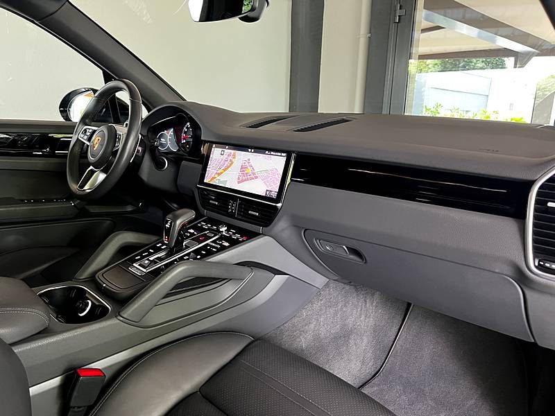 PORSCHE CAYENNE 2018