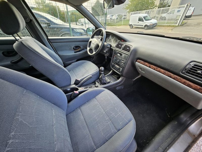 PEUGEOT 406 2001