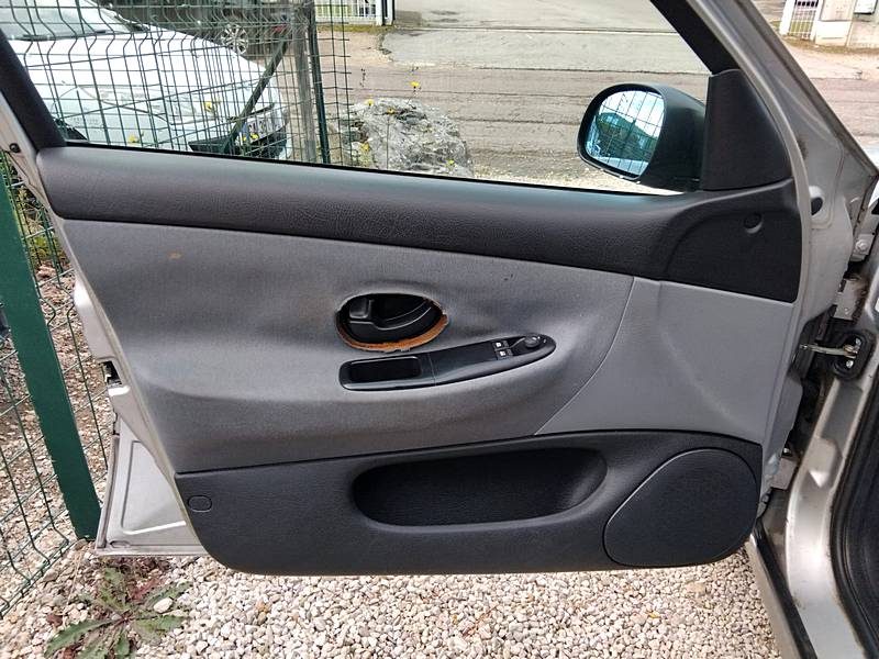 PEUGEOT 406 2001
