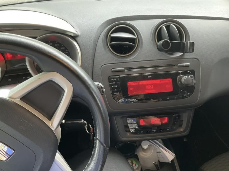 SEAT IBIZA IV 1.6 TDI 105 Cv 5 PORTES / REGULATEUR BLUETOOTH CRIT AIR 2 - GARANTIE 1 AN