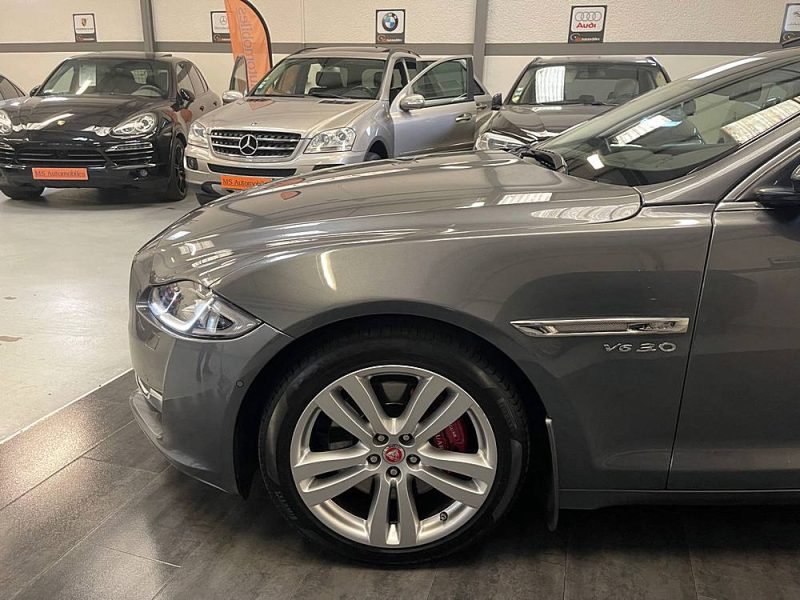 JAGUAR XJ 3.0 D V6 300ch BVA8 LUXE PREMIUM GARANTIE 12 MOIS, HISTORIQUE COMPLET, DISTRIBUTION OK