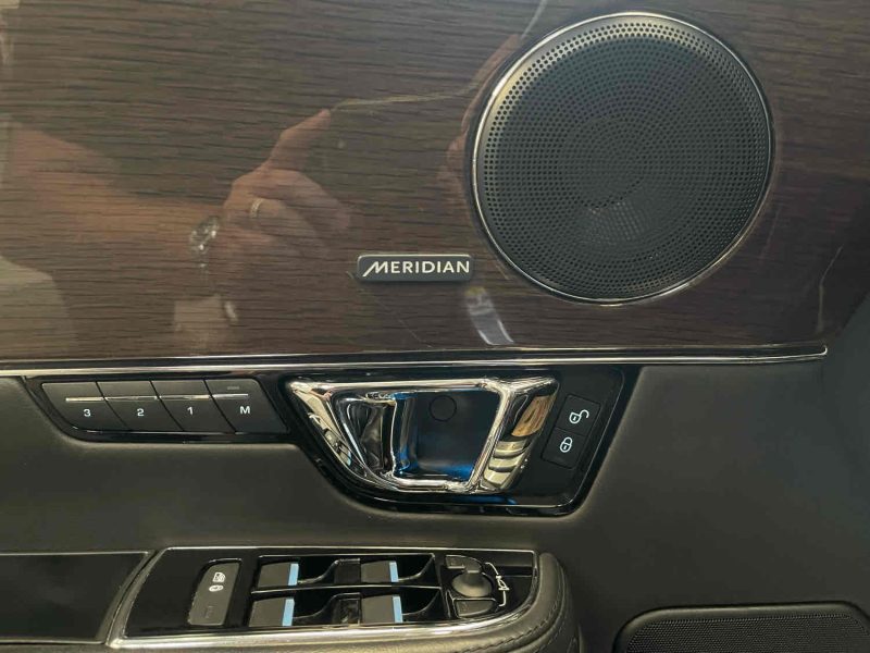 JAGUAR XJ 3.0 D V6 300ch BVA8 LUXE PREMIUM GARANTIE 12 MOIS, HISTORIQUE COMPLET, DISTRIBUTION OK