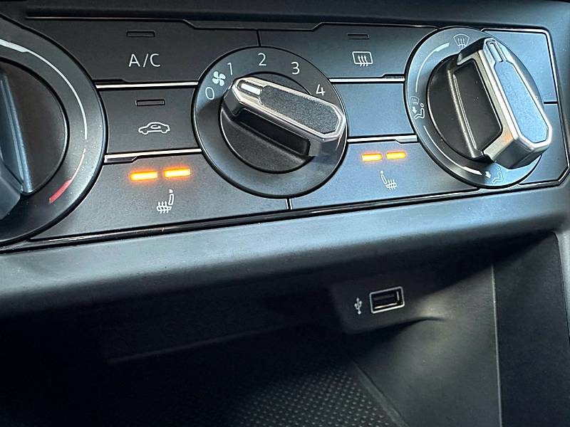 Volkswagen Polo VI 1.0 75 CONFORTLINE