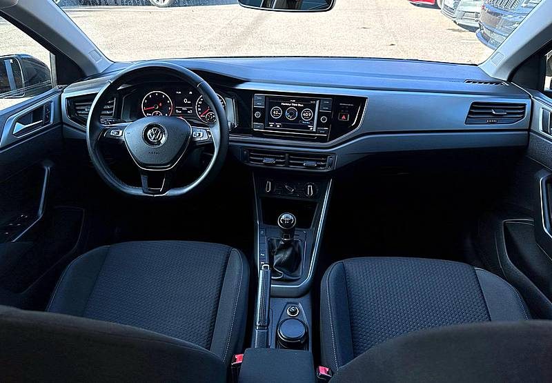 Volkswagen Polo VI 1.0 75 CONFORTLINE