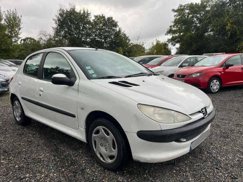 PEUGEOT 206 1.4 i 75cv Véhicule idéal pour jeune conducteur