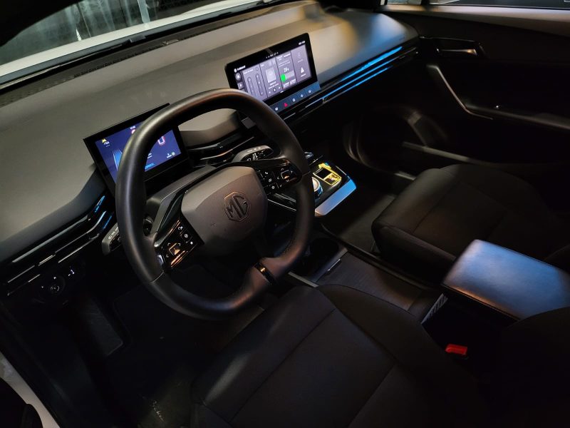 MG MG 4 EV Maximum Range 204cv CONFORT / CARPLAY+RADAR DE RECUL+VIRTUAL COCKPIT+1ERE MAIN+ENTRETIEN