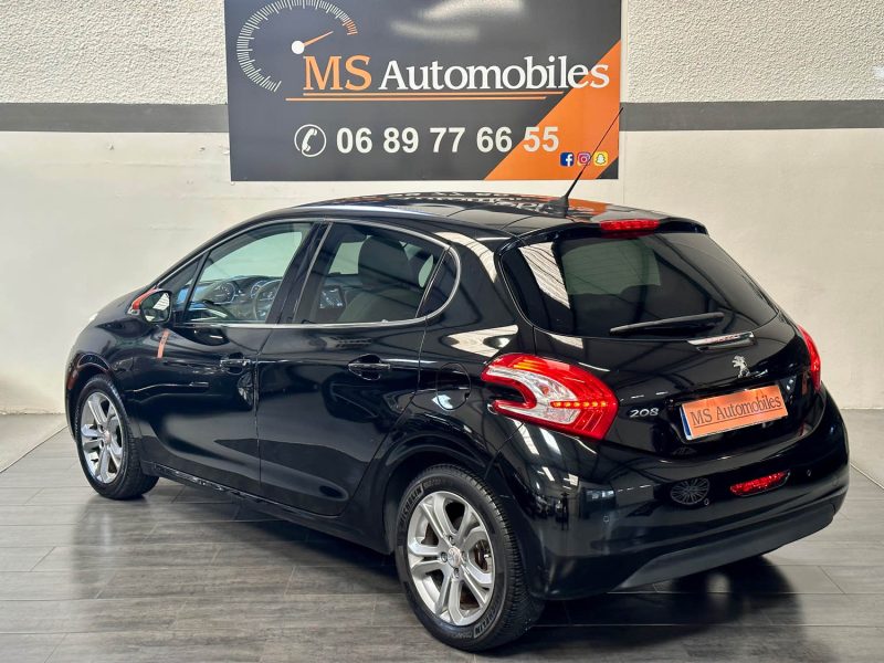 PEUGEOT 208 2015