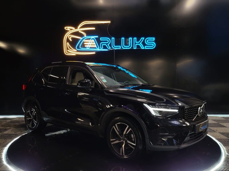 VOLVO XC40 B3 163cv DCT7 PLUS H&K / HAYON ELEC / VOLANT CHAUFFANT / SIEGES ELEC A MEMOIRE 