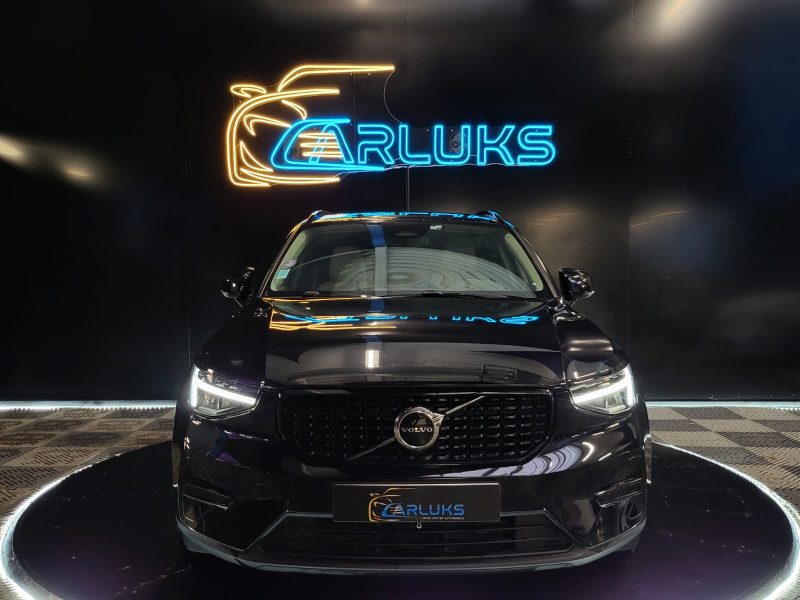 VOLVO XC40 B3 163cv DCT7 PLUS H&K / HAYON ELEC / VOLANT CHAUFFANT / SIEGES ELEC A MEMOIRE 