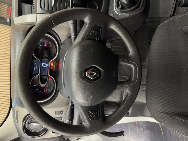 RENAULT TRAFIC III Camionnette 2019