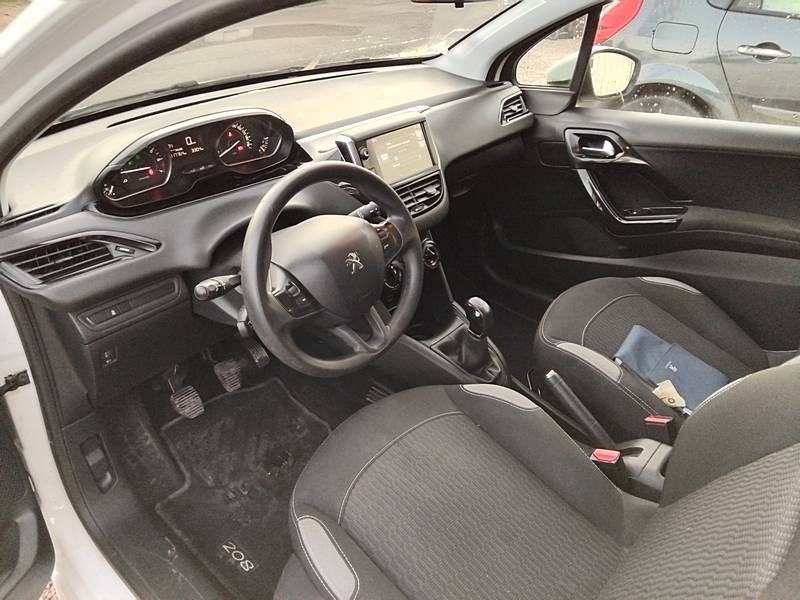 PEUGEOT 208 I 2015