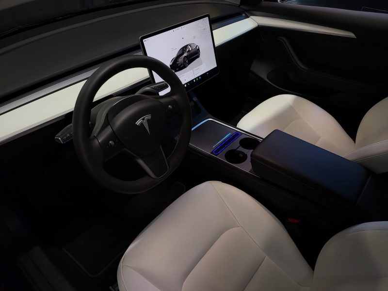 TESLA MODEL 3 275cv STANDARD RANGE PLUS / 1ERE MAIN+AUTOPILOT+SIEGES ELECTRIQUES+VOLANT CHAUFFANT+CA