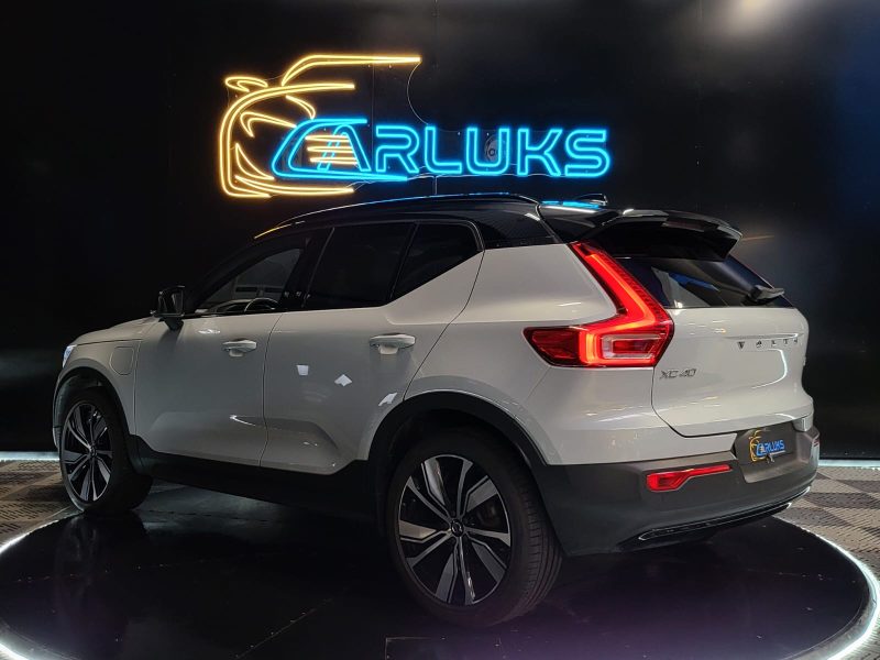 VOLVO XC40 T4 RECHARGE Plug-in Hybrid 1.5L 211cv DCT7 / TOIT OUVRANT / CARPLAY / CAMERA