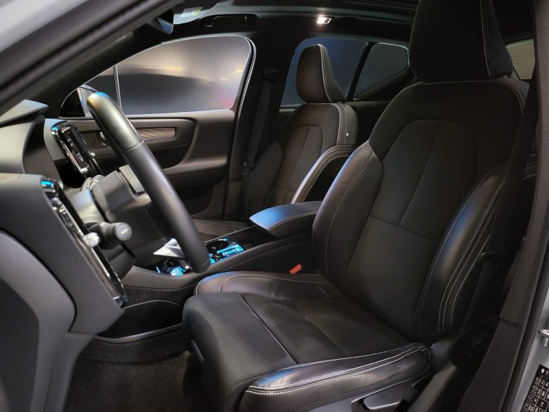 VOLVO XC40 T4 RECHARGE Plug-in Hybrid 1.5L 211cv DCT7 / TOIT OUVRANT / CARPLAY / CAMERA