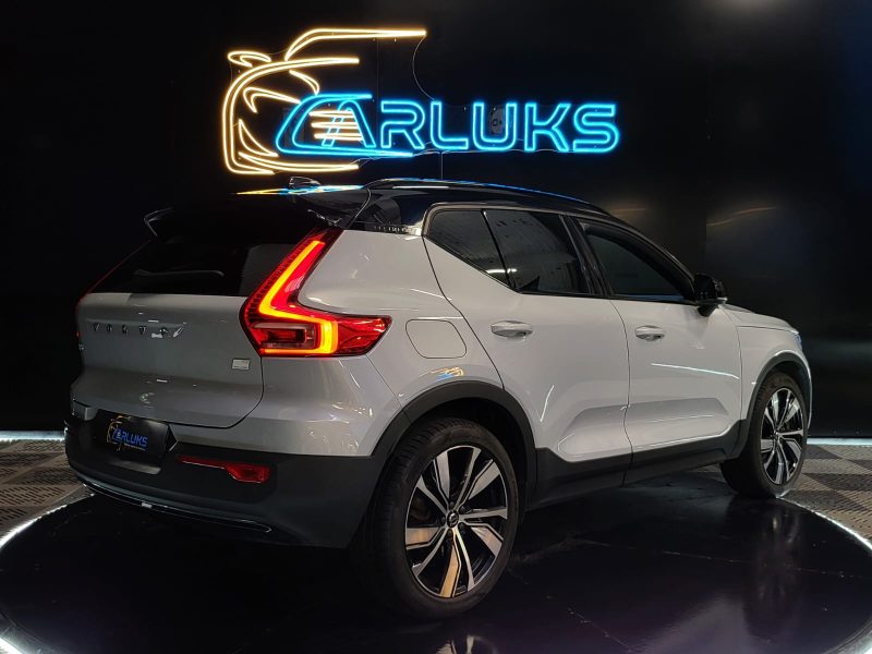 VOLVO XC40 T4 RECHARGE Plug-in Hybrid 1.5L 211cv DCT7 / TOIT OUVRANT / CARPLAY / CAMERA