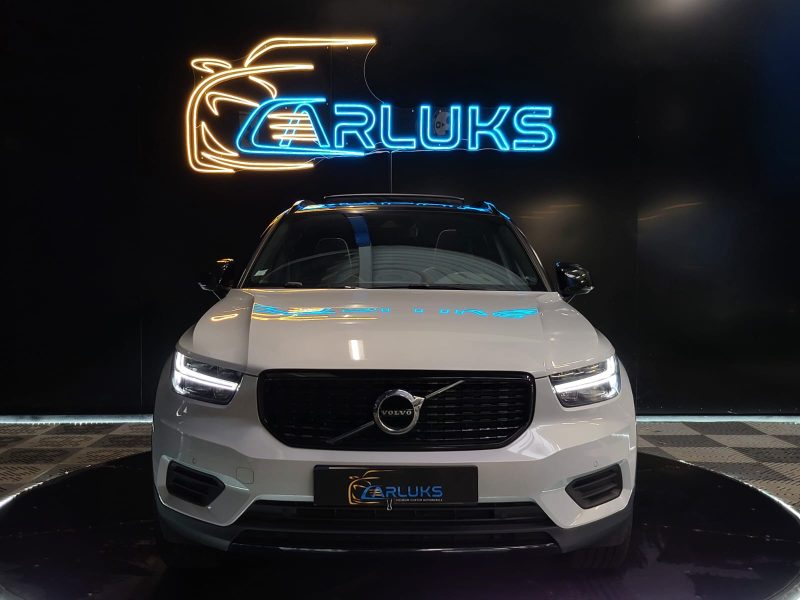 VOLVO XC40 T4 RECHARGE Plug-in Hybrid 1.5L 211cv DCT7 / TOIT OUVRANT / CARPLAY / CAMERA