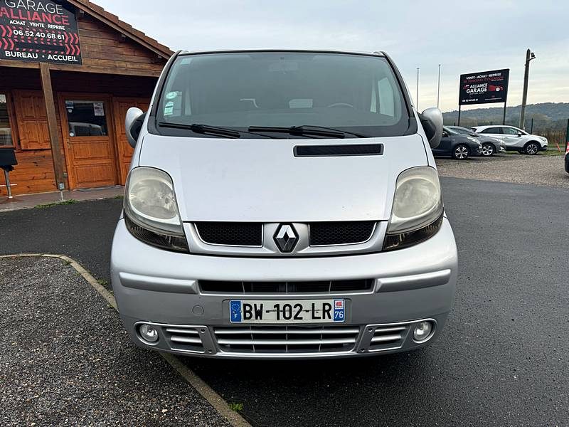 RENAULT TRAFIC II 1.9L dCi Combi court 100cv 9 Places /