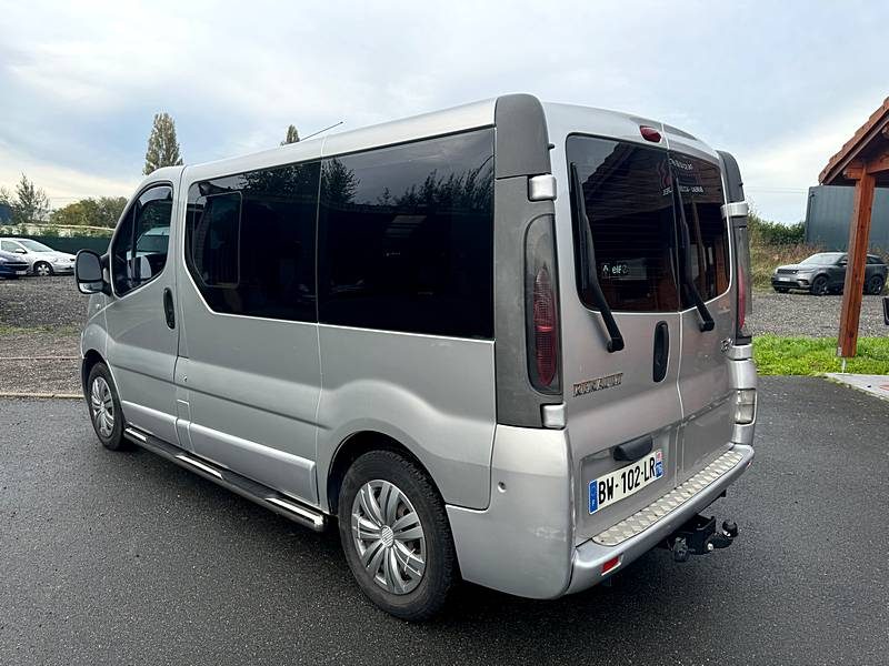 RENAULT TRAFIC II 1.9L dCi Combi court 100cv 9 Places /