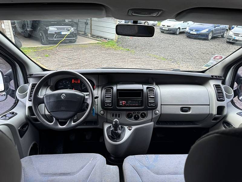 RENAULT TRAFIC II 1.9L dCi Combi court 100cv 9 Places /