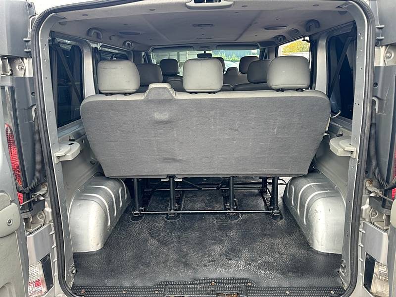 RENAULT TRAFIC II 1.9L dCi Combi court 100cv 9 Places /