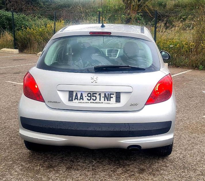 PEUGEOT 207 2009