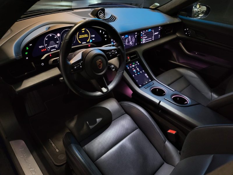 PORSCHE TAYCAN TURBO 680cv BATTERIE PERFORMANCE PLUS /PACK CHRONO+TOIT PANORAMIQUE+BOSE/