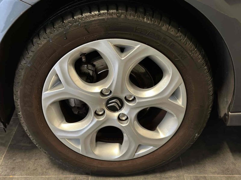 CITROEN C3 II 1.6 VTI 120ch BOITE AUTO EXCLUSIVE GARANTIE 12 MOIS