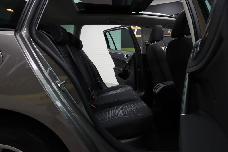 VOLKSWAGEN GOLF VII 2015