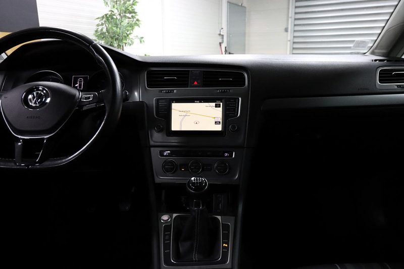 VOLKSWAGEN GOLF VII 2015