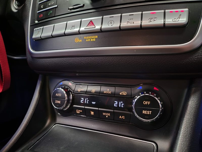 MERCEDES CLA 45 AMG 4MATIC 381cv / ENTRETIEN COMPLET MERCEDES / TOIT OUVRANT / CARPLAY / SIEGES F1  