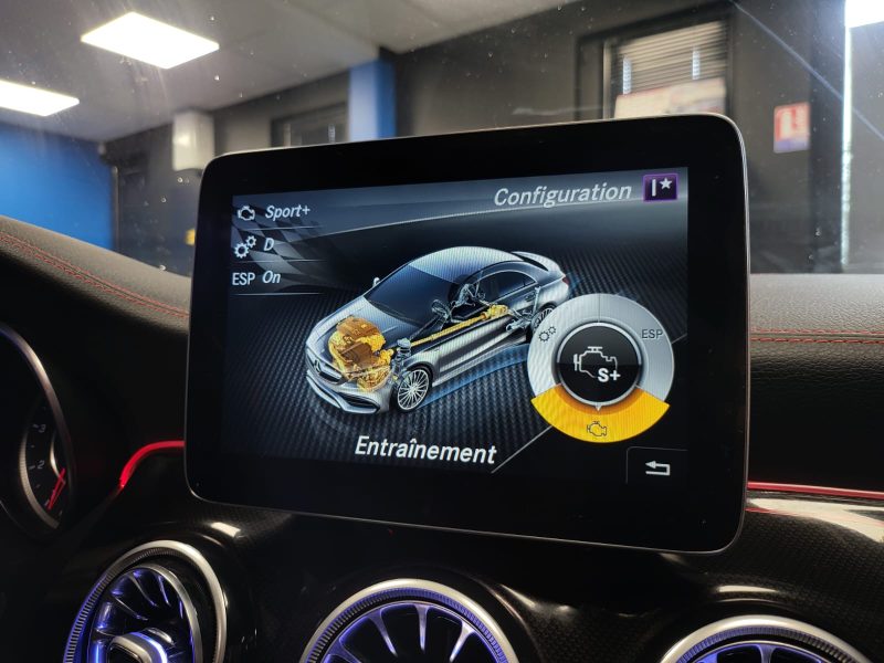 MERCEDES CLA 45 AMG 4MATIC 381cv / ENTRETIEN COMPLET MERCEDES / TOIT OUVRANT / CARPLAY / SIEGES F1  