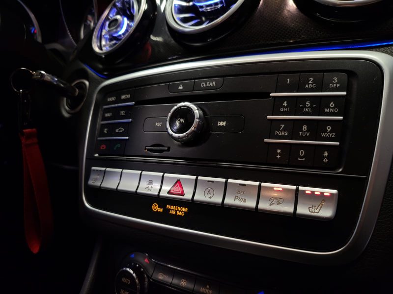 MERCEDES CLA 45 AMG 4MATIC 381cv / ENTRETIEN COMPLET MERCEDES / TOIT OUVRANT / CARPLAY / SIEGES F1  