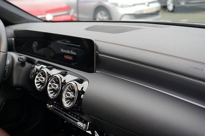 MERCEDES CLA II SHOOTING BREAK 180 D BUSINESS LINE 7G-DCT