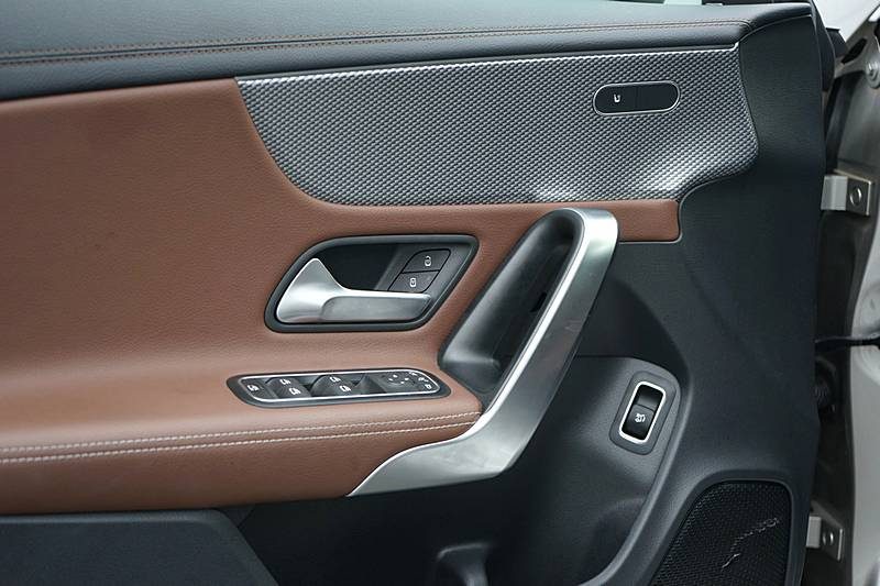 MERCEDES CLA II SHOOTING BREAK 180 D BUSINESS LINE 7G-DCT