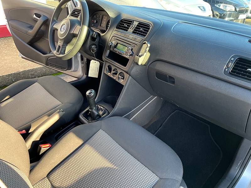 VOLKSWAGEN POLO 2012