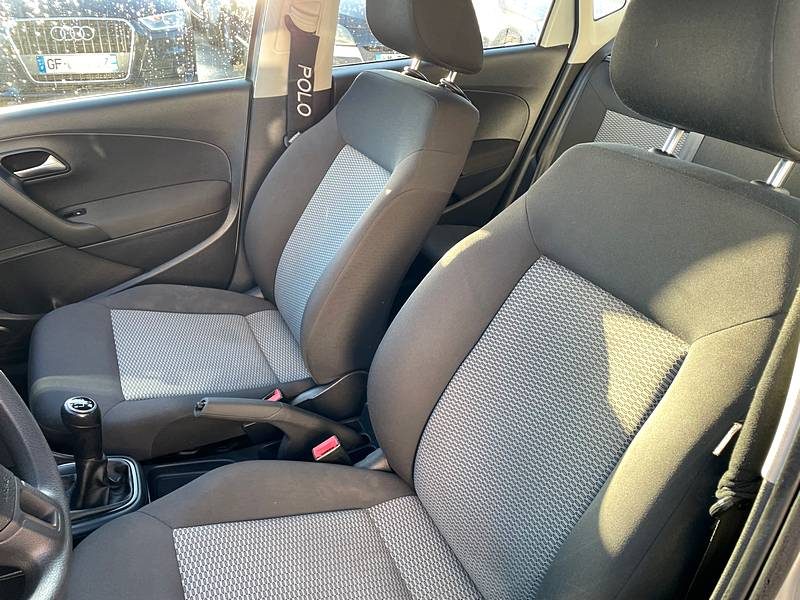 VOLKSWAGEN POLO 2012