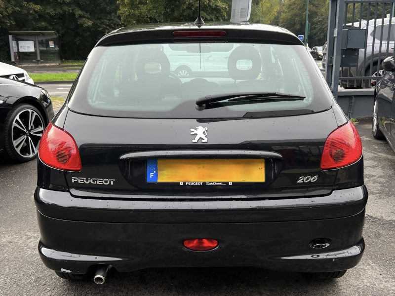 PEUGEOT 206 PHASE 2 1.4 i 75 Cv 1ERE MAIN 53 400 Km 5 PORTES CLIMATISATION BLUETOOTH - GARANTIE 1 AN