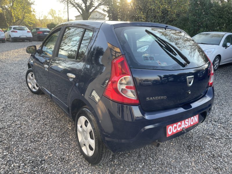 DACIA SANDERO 2011
