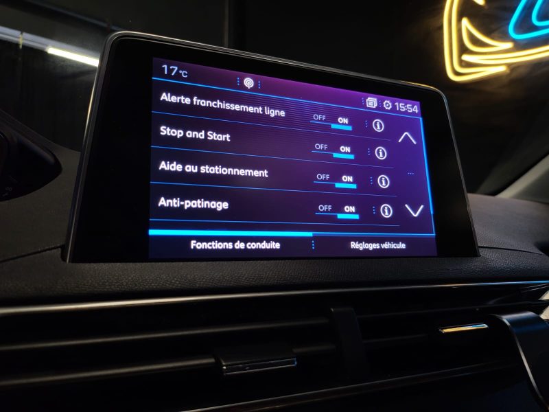 PEUGEOT 3008 1.2 PureTech 100ch ALLURE / TOIT PANO / VIRTUAL COCKPIT / CAMERA / RADAR / PARK ASSIST 